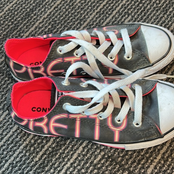 Converse Big Girl Size 1 Chucks with great messsge:  Strong/Pretty - Picture 2 of 6